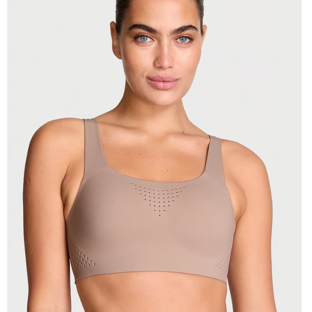 Featherweight Max™ Sports Bra 42C NWT